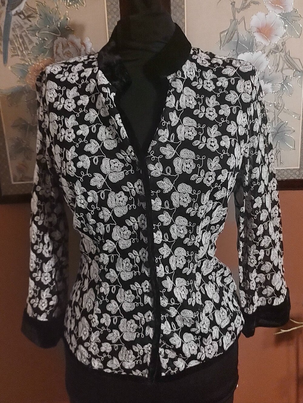 🌹🎀🌹Divine Vtg Talbots Black & Cream Floral Embroidered & Velvet Blouse - 6